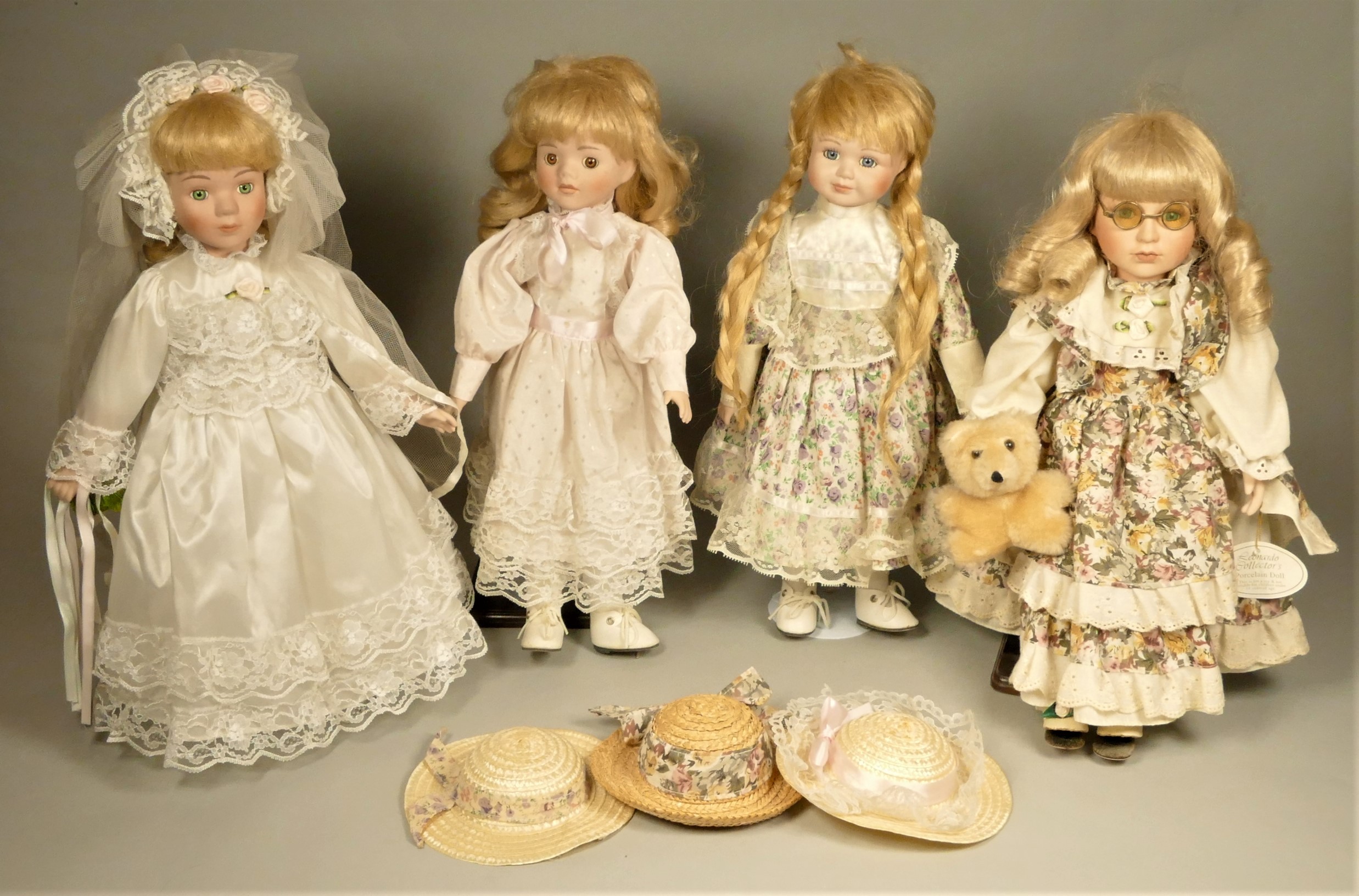 A collection of modern porcelain dolls to include 'The Classique Collection' together with five - Image 2 of 5