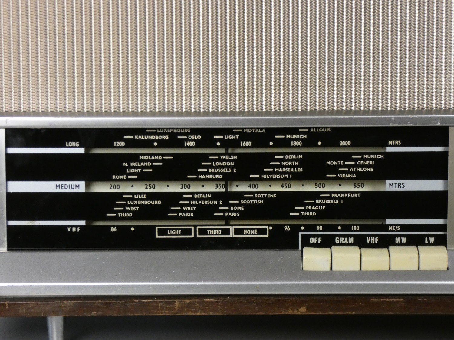 An Ekco 355 1960's valve radio. FM, MW and LW. Checked and working. Tuning indicator, aluminium - Image 3 of 5