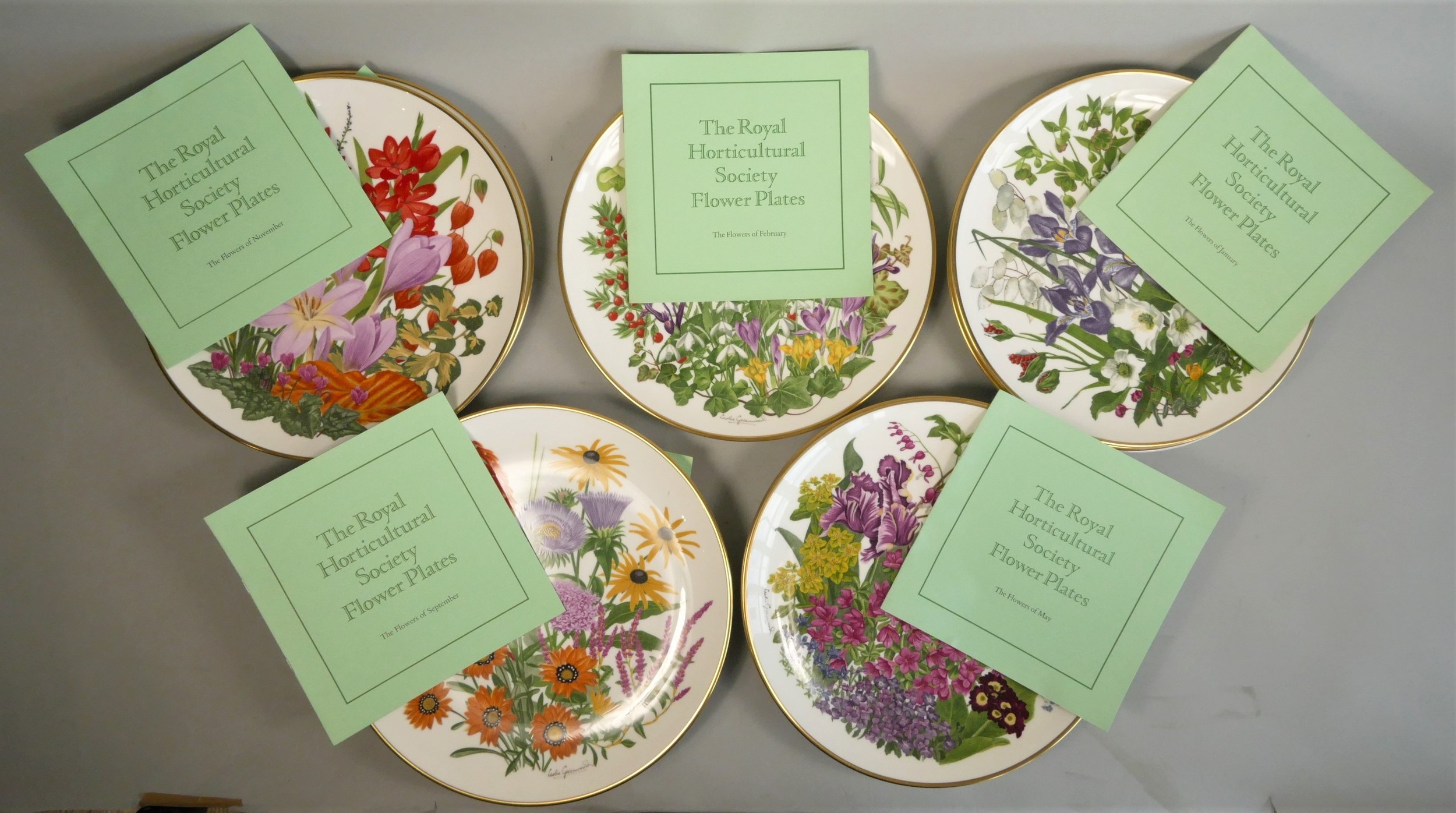 A collection of ceramics to include - Wedgewood collector plates (boxed) Franklin Mint collector - Image 3 of 8