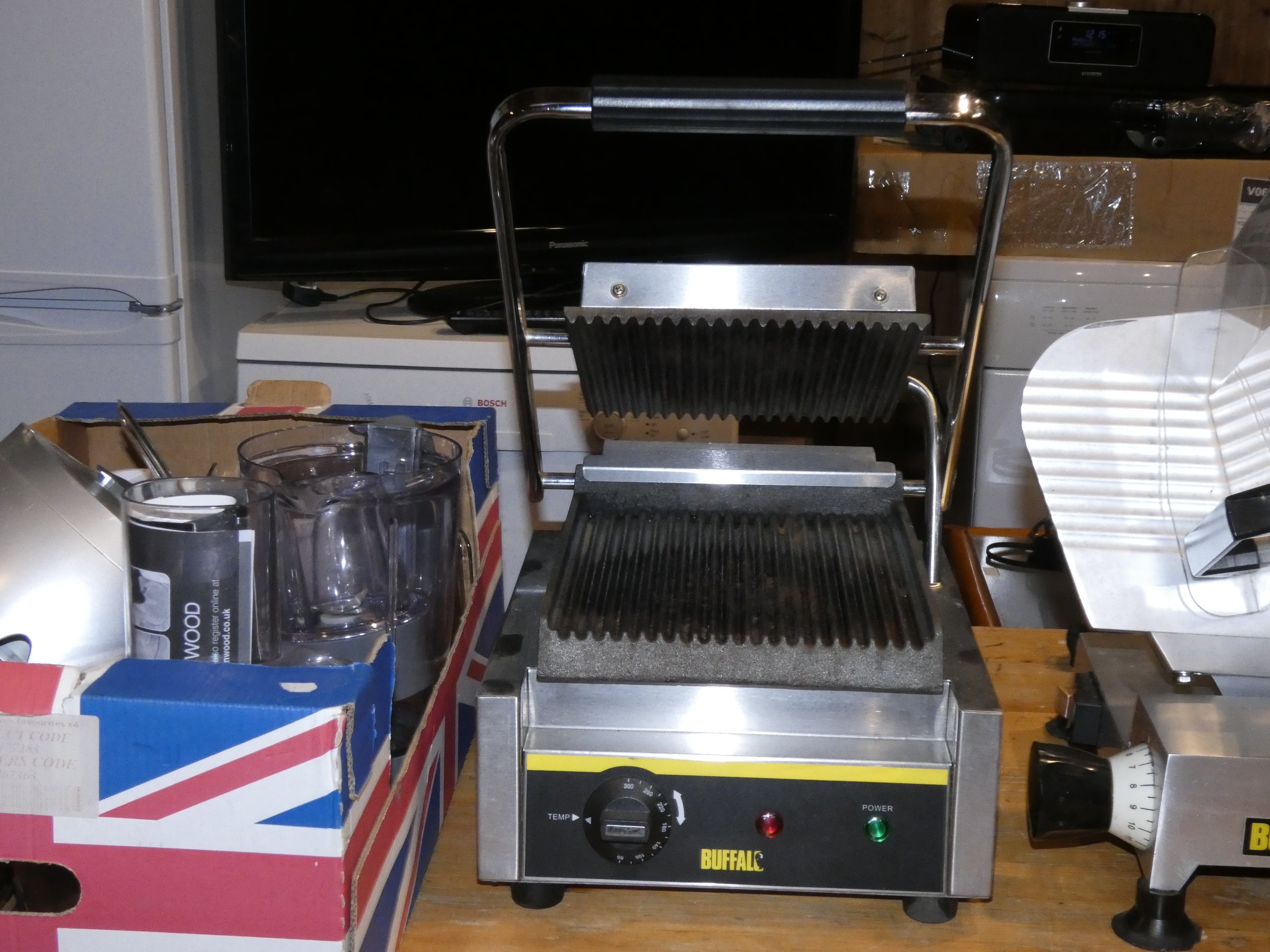 Catering Equipment - To include a Indesit gas hob (as new) a Buffalo meat slicer, model number - Image 3 of 3