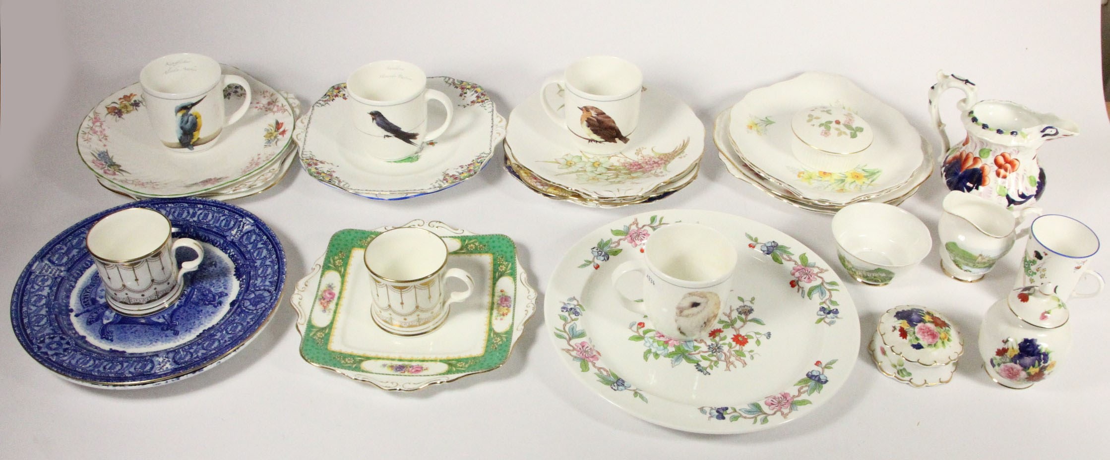 A Duchess 'Raindrop' part dinner service with milk jug and sugar bowl, together with other - Image 2 of 3