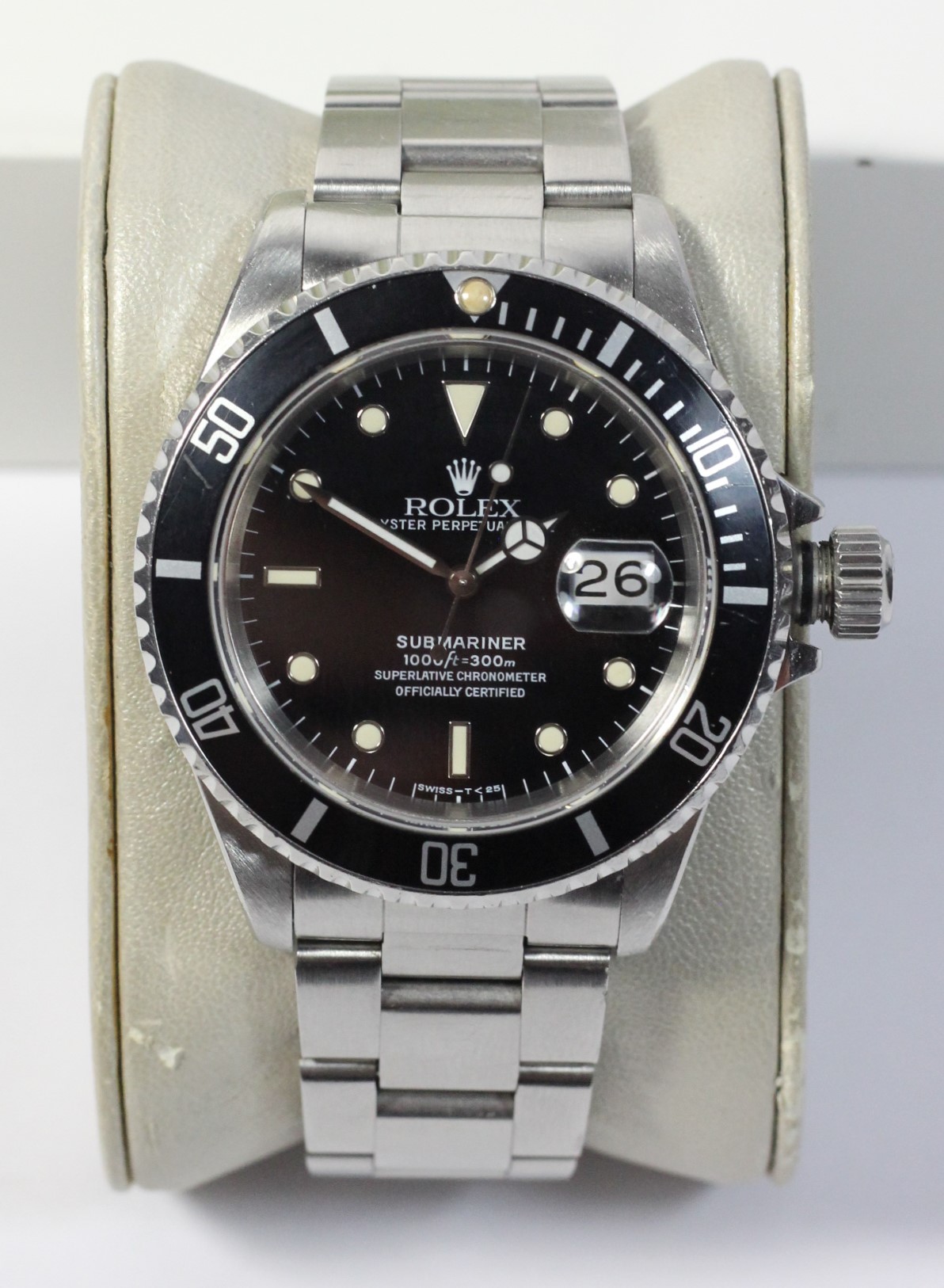 Rolex, Submariner, a stainless steel automatic with date wristwatch, Ref. 16610, circa 1992, - Image 5 of 12