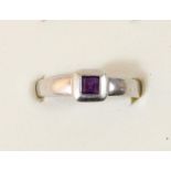 A 9ct white gold amethyst single stone ring, N, 2gm