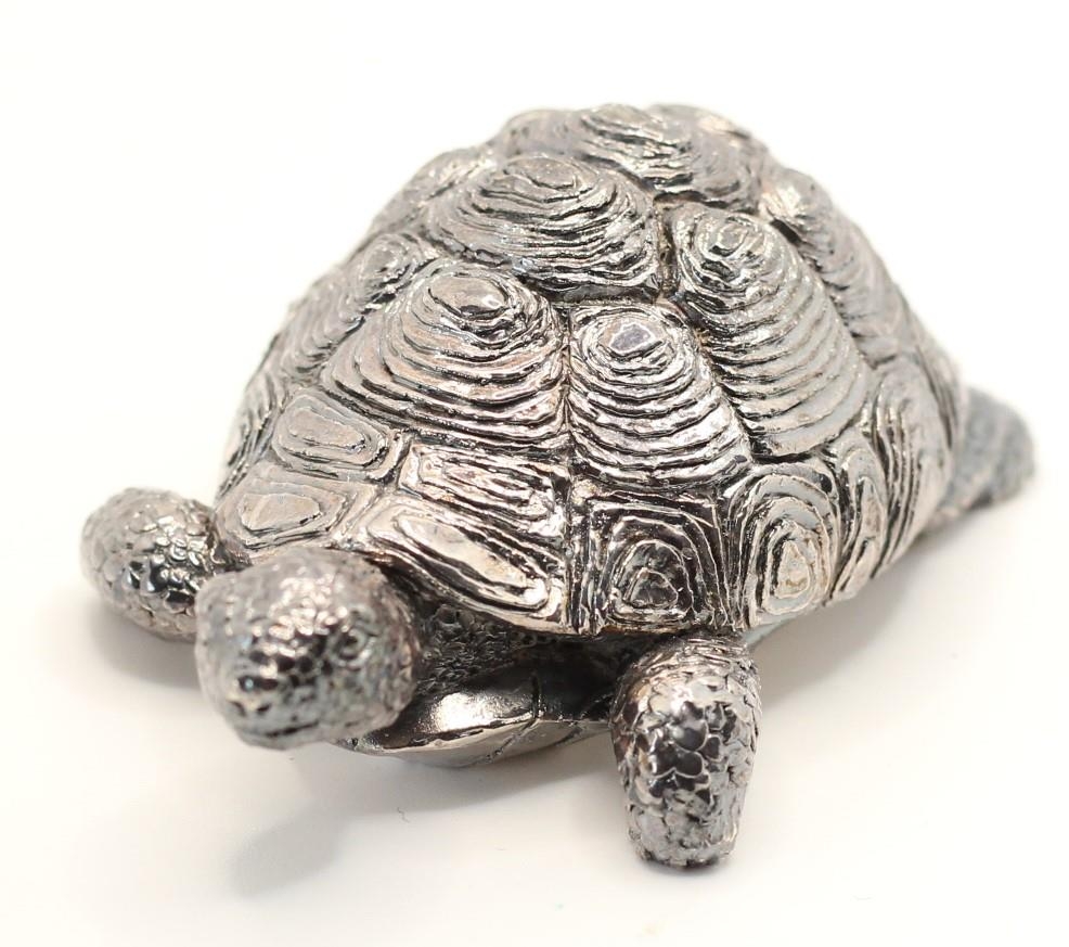 A silver model of a tortoise, London import 1992, 7.5 x 5cm, 82gm