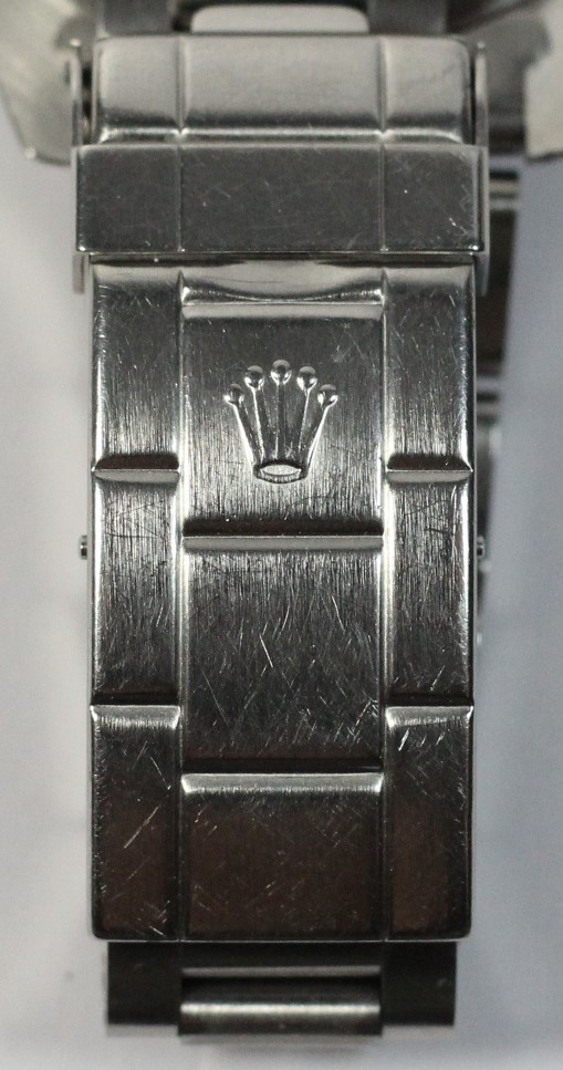 Rolex, Submariner, a stainless steel automatic with date wristwatch, Ref. 16610, circa 1992, - Image 8 of 12