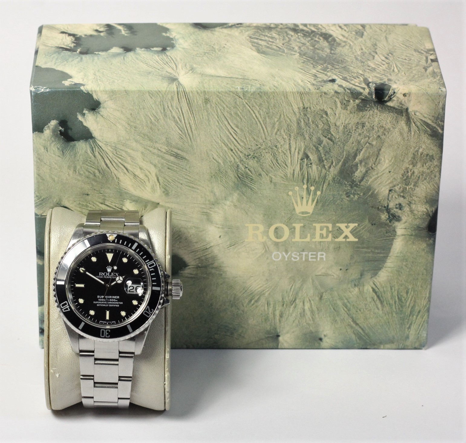 Rolex, Submariner, a stainless steel automatic with date wristwatch, Ref. 16610, circa 1992, - Image 3 of 12