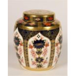 Royal Crown Derby 1128 Old Imari pattern, a small ginger jar and cover, 11cm