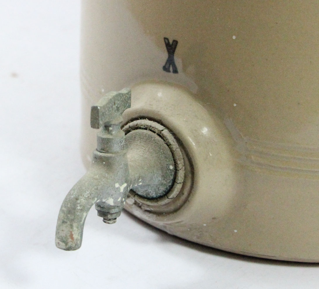 A late 19th/early 20th century glazed stoneware Cheavins Saludor Safe Water Filter, with internal - Image 4 of 5
