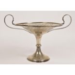 An Edwardian silver two handled pedestal bowl, Birmingham 1909, with pierced decoration29 cm