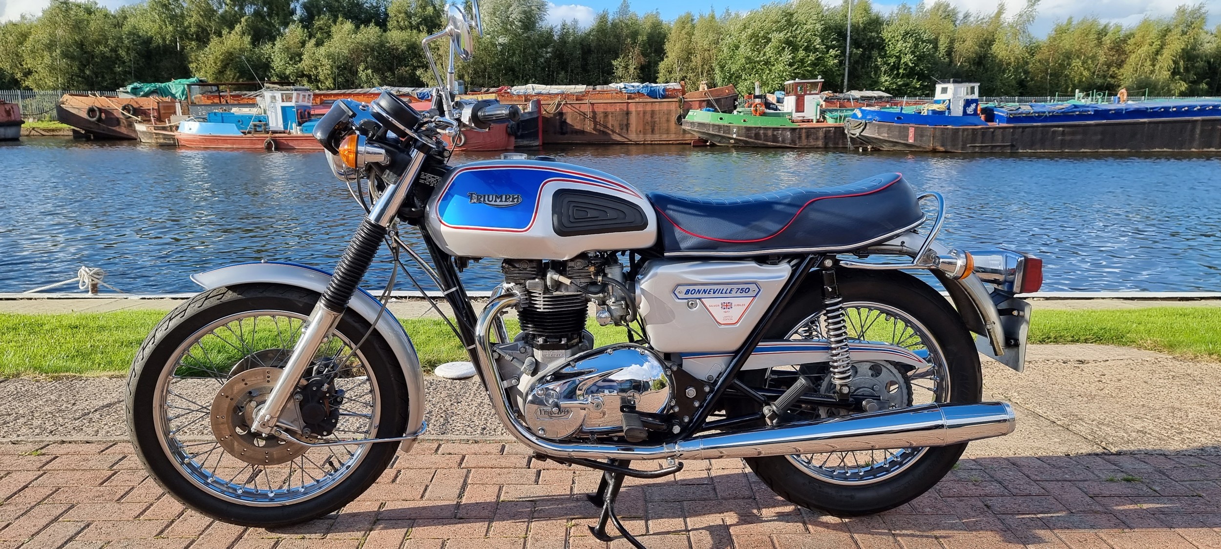 1977 Triumph Bonneville T140 Silver Jubilee, 744cc. Registration number VNV 594S. Frame number JP - Image 2 of 22