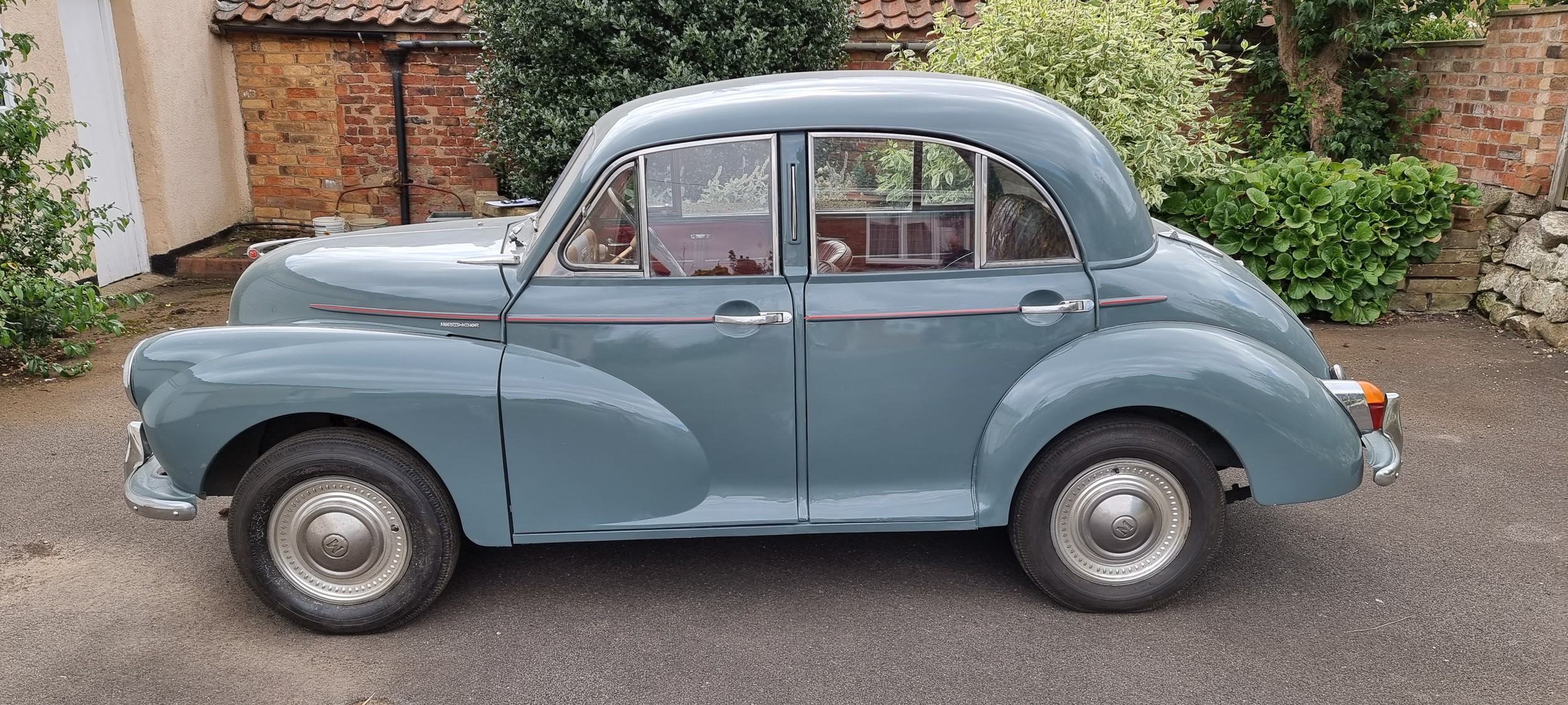 1954 Morris Minor, 1098cc. Registration number OUE 657. Chassis number FAJ-11/244273. Engine - Image 8 of 17