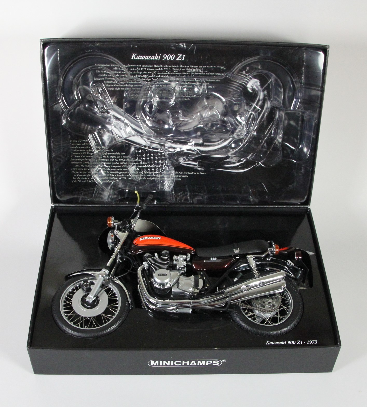 Minichamps 1;6 scale die cast Classic Bike series, Kawasaki 900 Z1, 1973 with red tank, original - Image 6 of 7