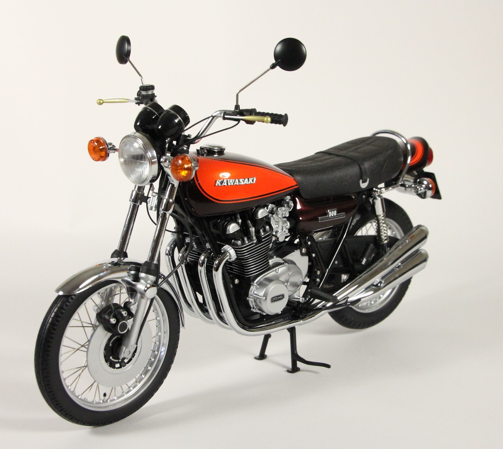 Minichamps 1;6 scale die cast Classic Bike series, Kawasaki 900 Z1, 1973 with red tank, original - Image 3 of 7