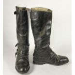 A pair of Lewis Leather Café racer style motorcycle boots, size 9, 40 cm