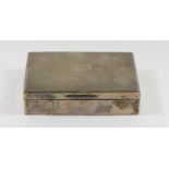 A silver cigarette box, London 1927, fitted interior, 17 x 13.5 x 4cm