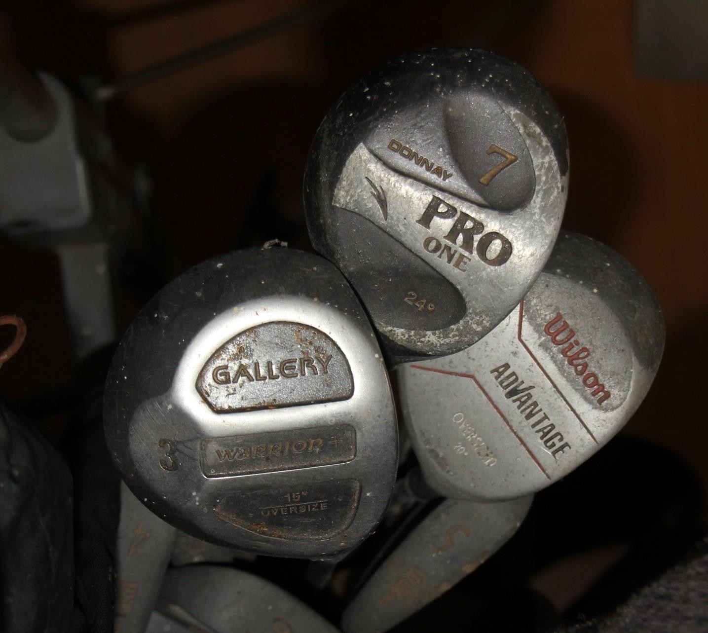 A selection of golf clubs/irons, makers to include Wilson, Gallery and Donnay, compete with golf bag - Image 3 of 4