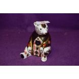 A Royal Crown Derby paperweight Old Imari Honey Bear with a Gold stopper