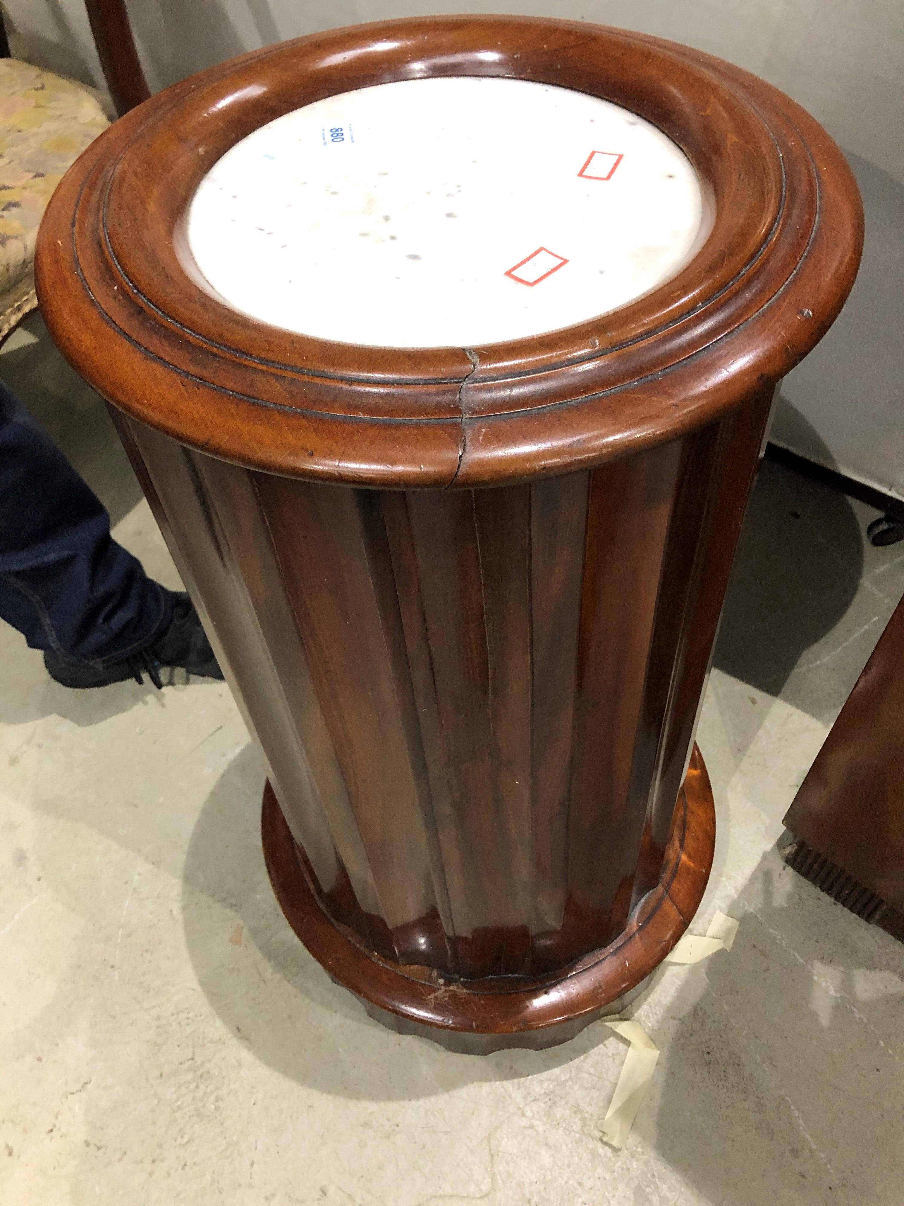A 19th Century mahogany plant stand having marble inset top - Image 3 of 3