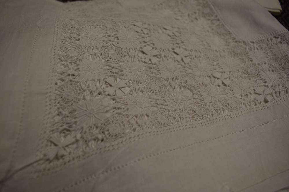 A selection of antique white work table linen including tray cloths,table cloths and more. - Image 3 of 3