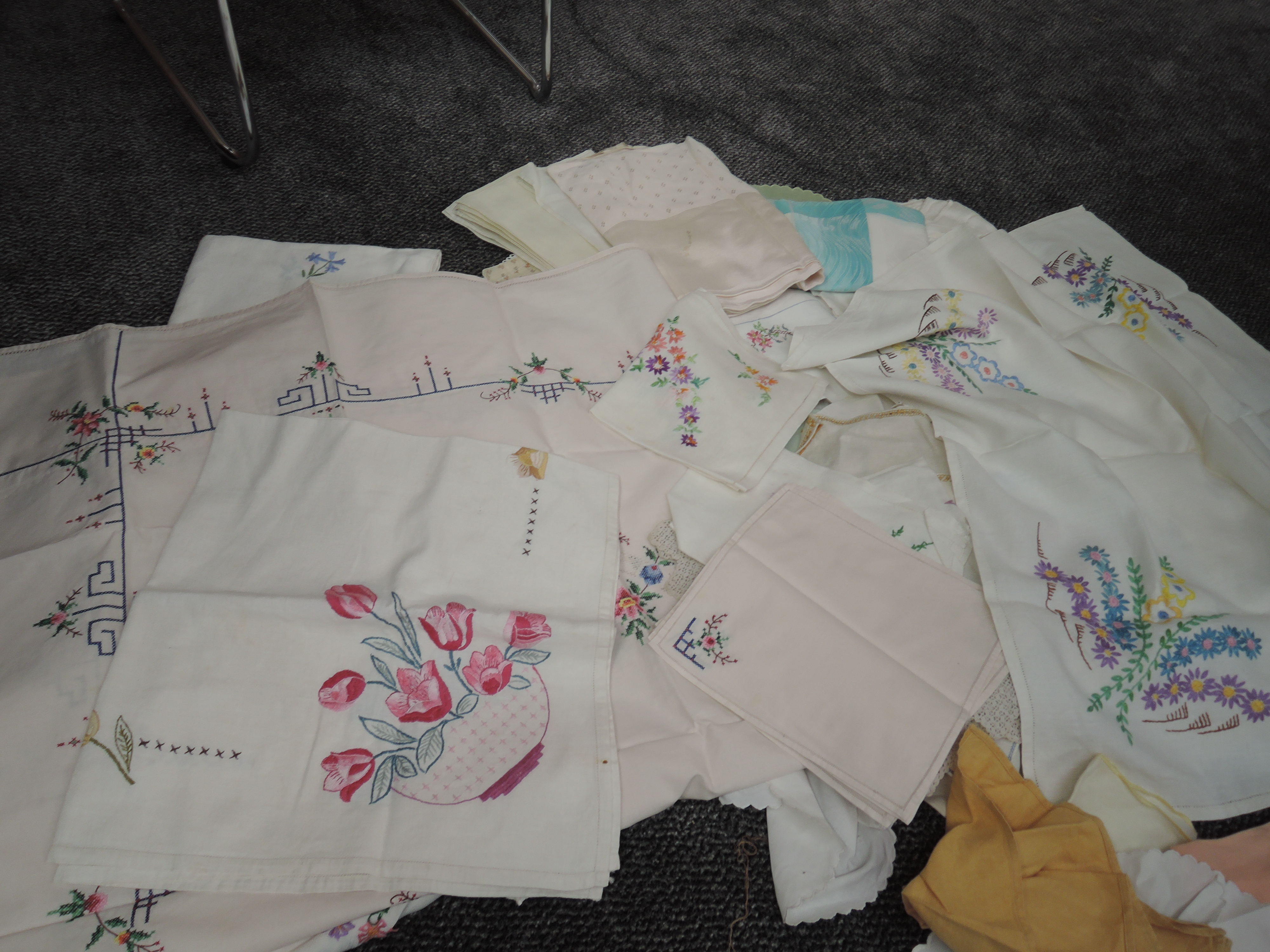 A varied lot of table linen, a lot of items having bright embroidery. - Image 6 of 6