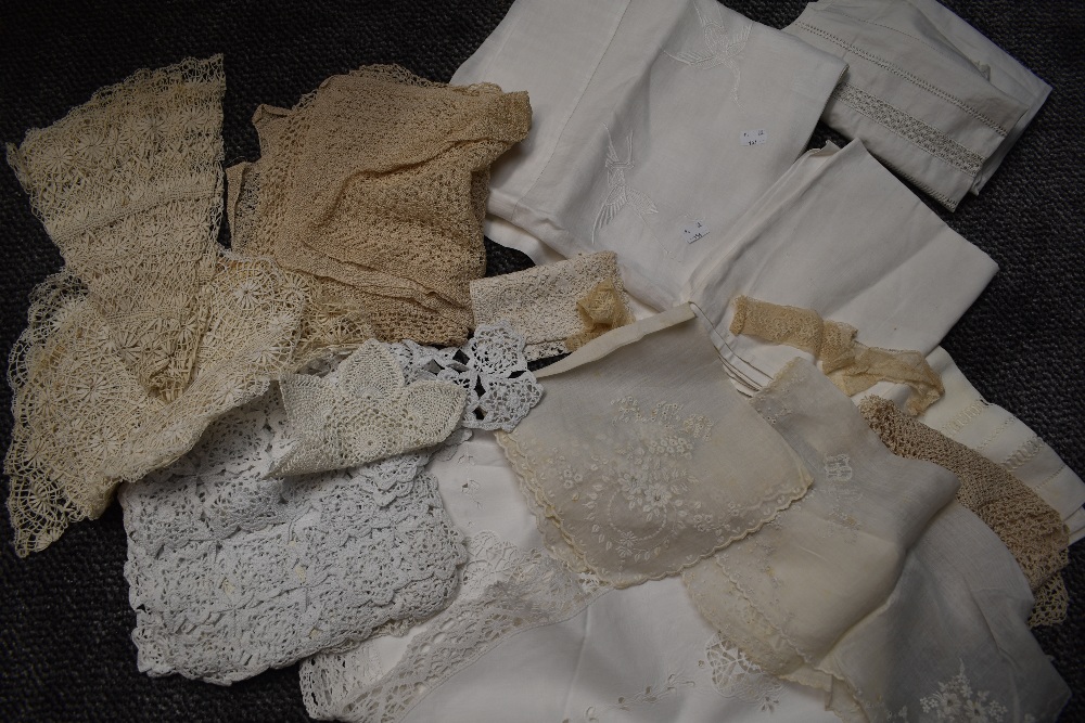 A variety of lace,crotchet work and table linen, some beautiful items amongst this lot.