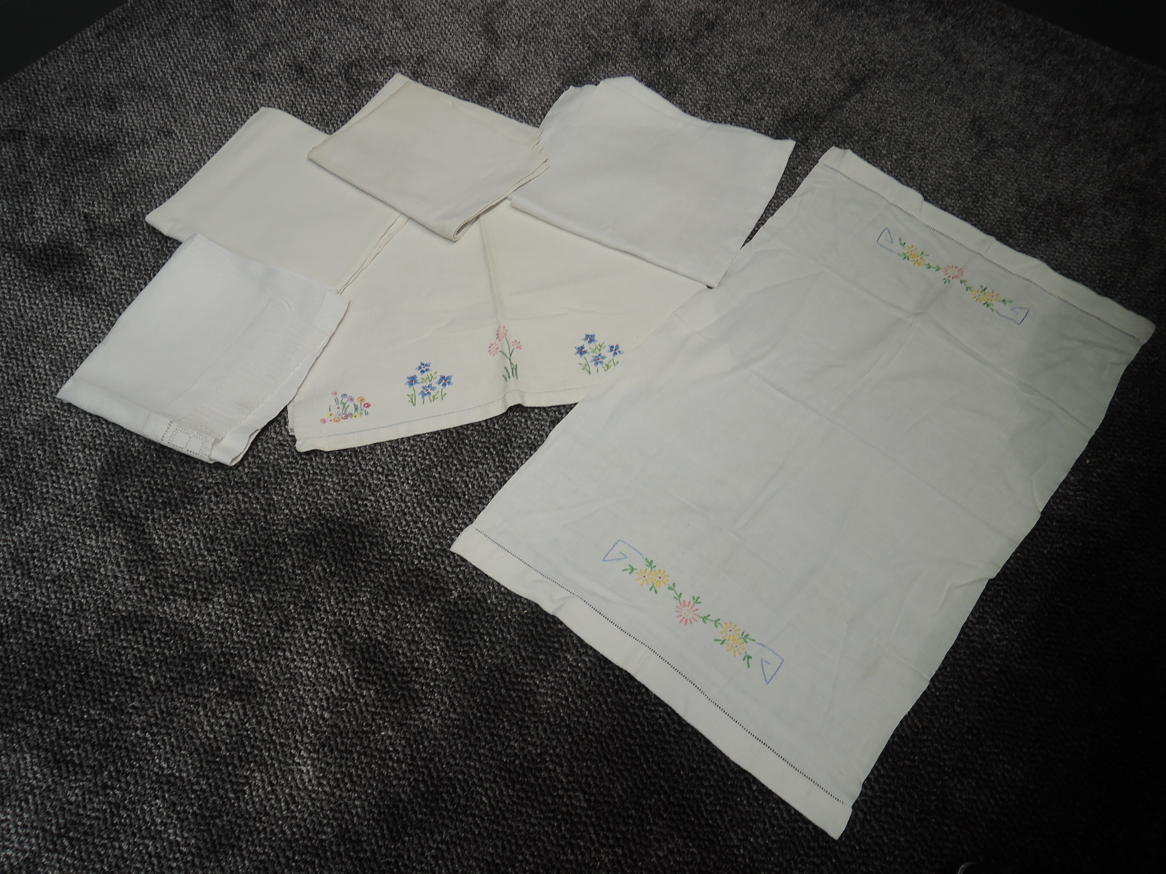 A good quantity of vintage bed linen and huckaback towels,including embroidered pillow cases and - Image 2 of 2