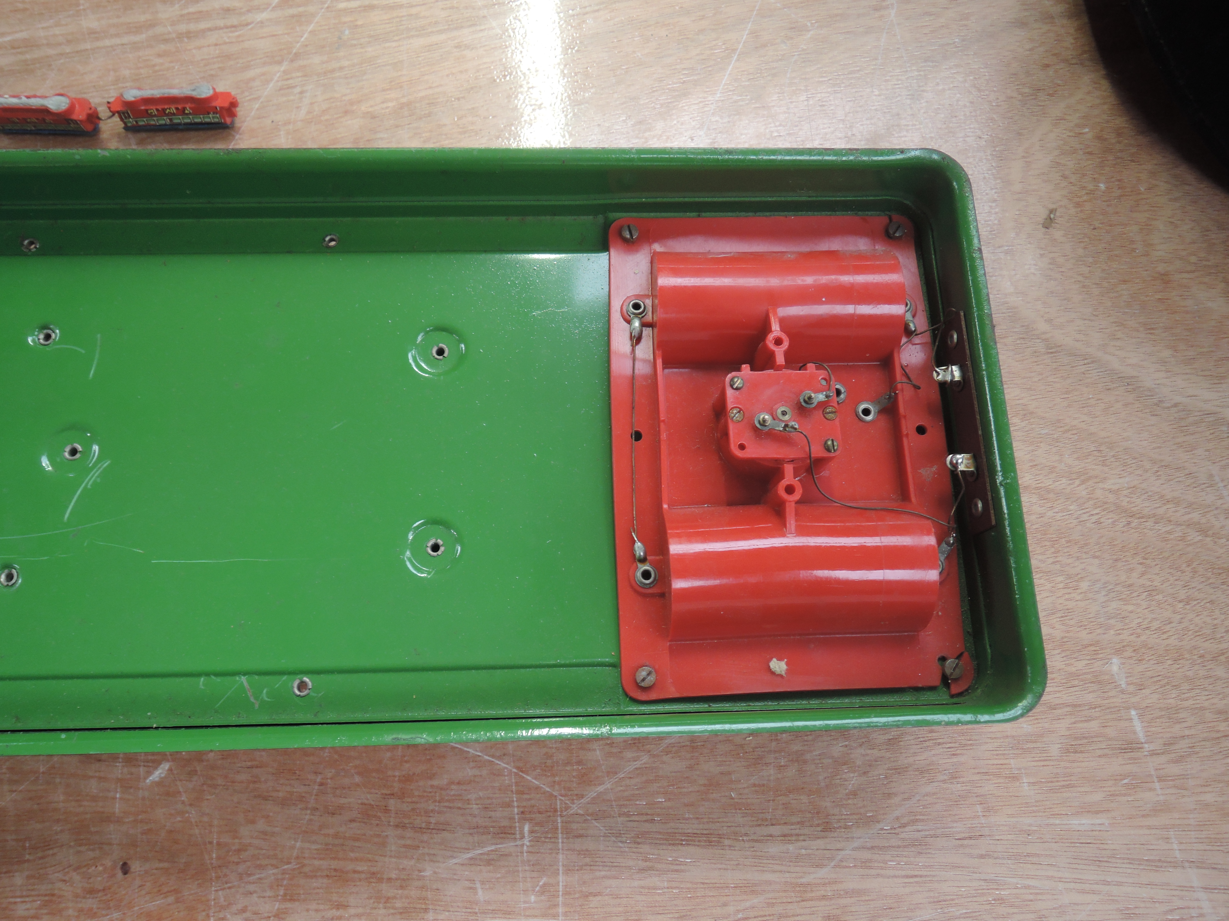 A Triang Minic electric & tinplate The Smallest Electric Toy Railway In The World boxed part set - Image 4 of 6