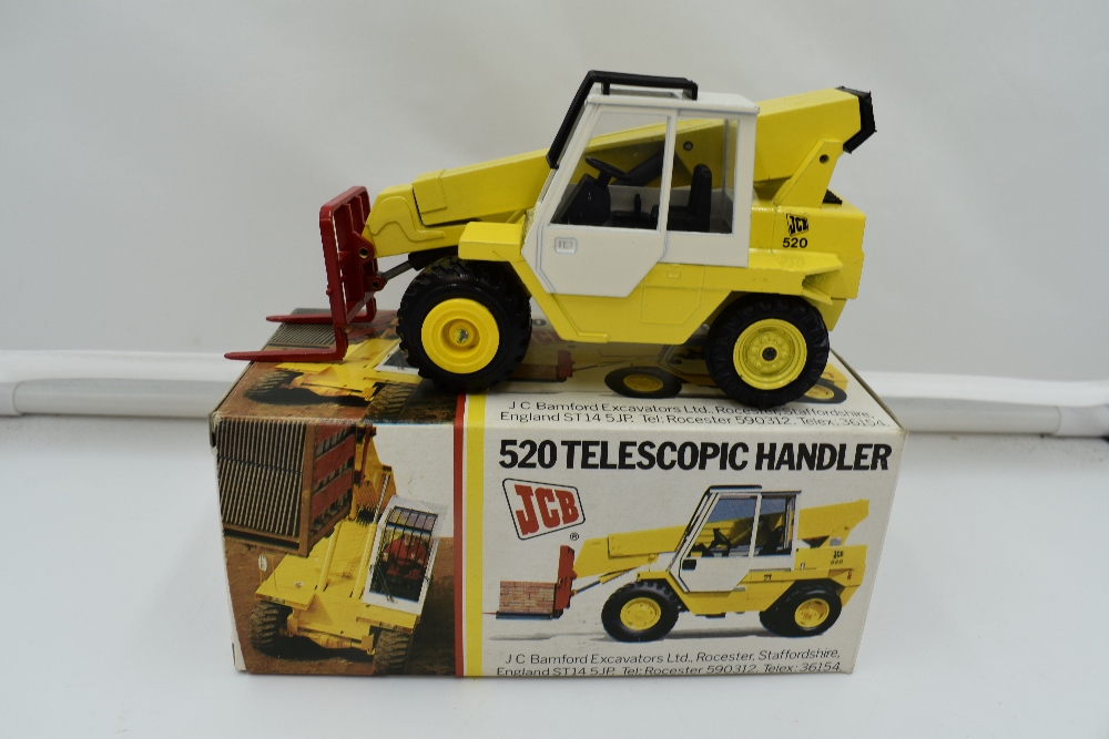 A 1:35 scale NZG Modelle diecast, JCB Telescopic Handler 520 in original box 175