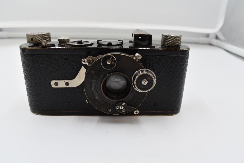 An extraordinarily rare Leica 1B Dial-Set Campur camera in leather case Circa 1927. Serial No 6001