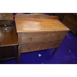An early 20th Century golden oak bedroom chest of two drawers, width approx 95cm, nicely made with a