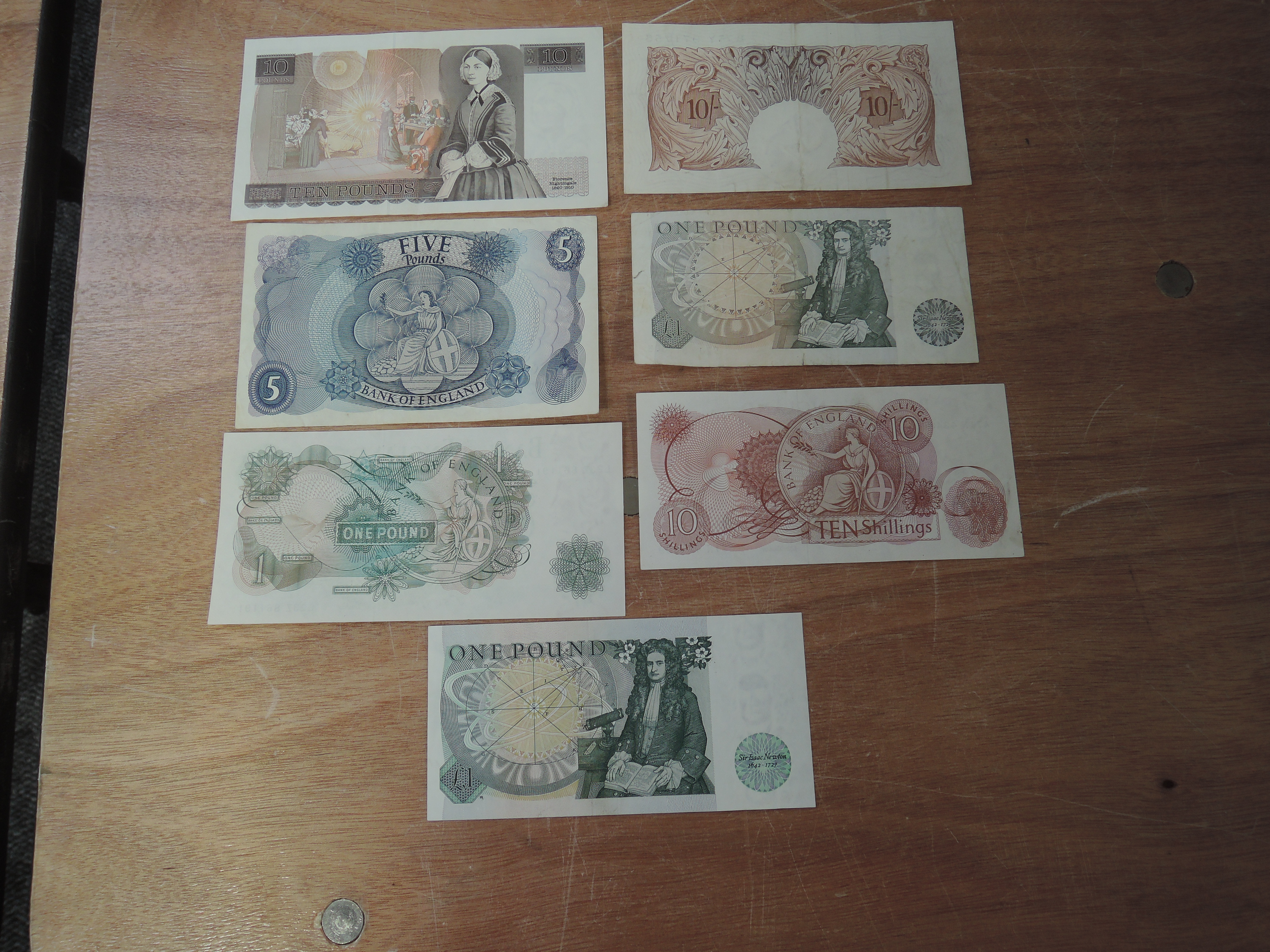 A collection of five uncirculated GB Banknotes, 1967 Fforde A71N 434809 Ten Shilling, 1967 Fforde L