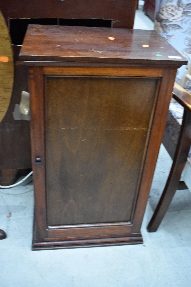 An early 20th Century mahogany pot cupboard , width approx. 48cm