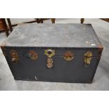 A vintage travel trunk, approx. 91 x 51 x 51cm