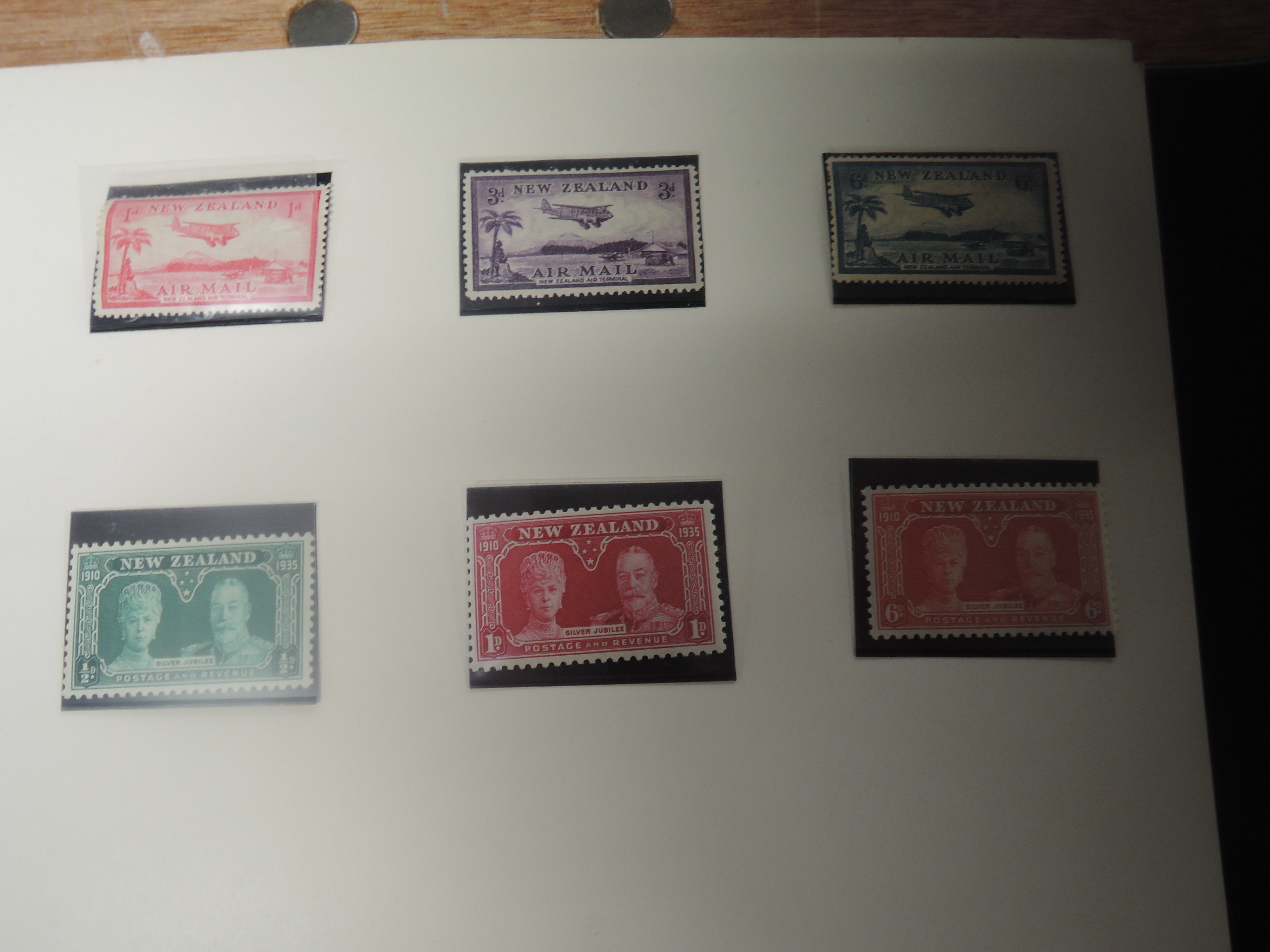 An Album of Mint New Zealand Stamps, early 1900's to late 1960's including 1935 Airmail Set, 1936 - Image 3 of 26