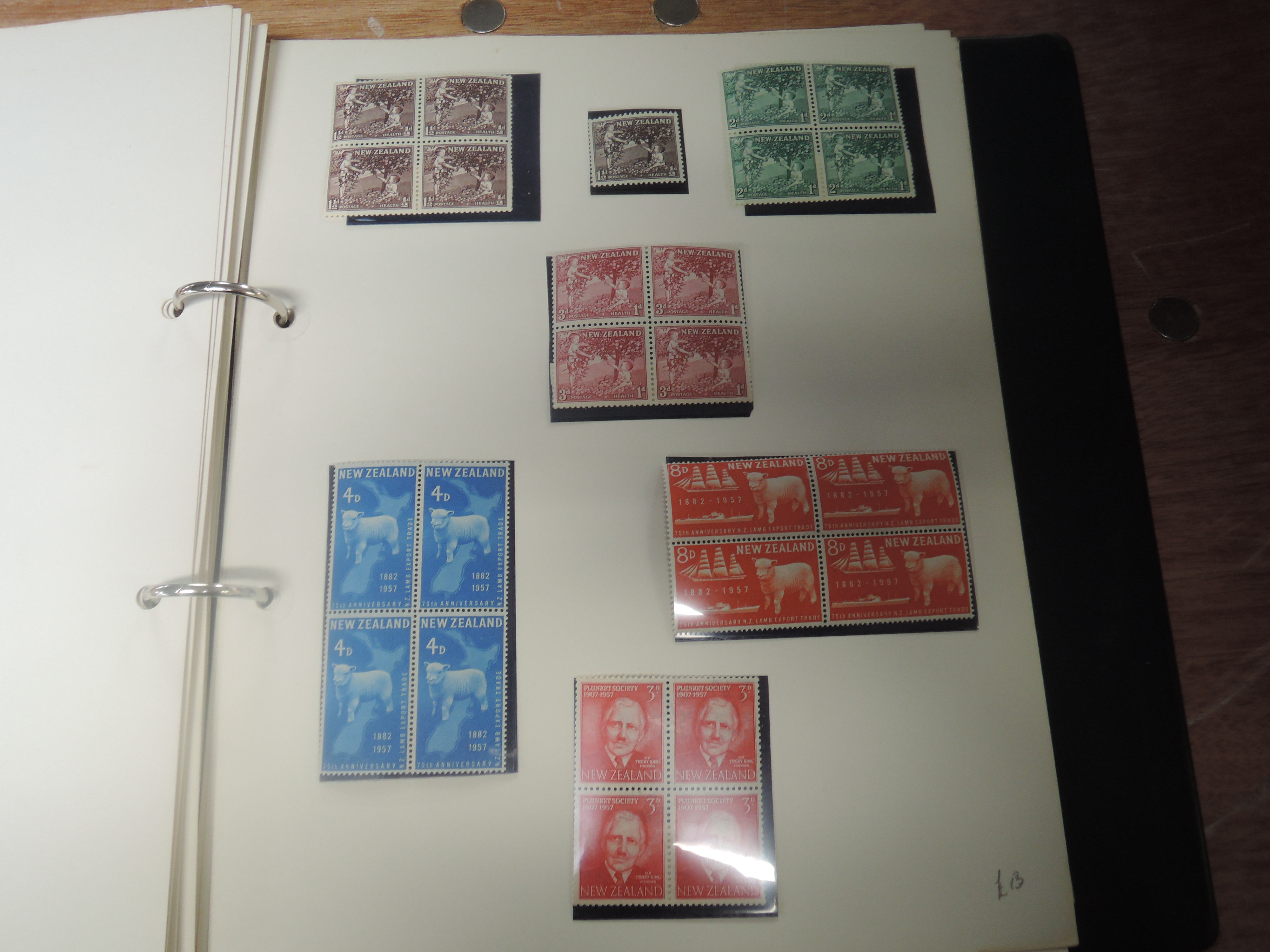 An Album of Mint New Zealand Stamps, early 1900's to late 1960's including 1935 Airmail Set, 1936 - Image 15 of 26