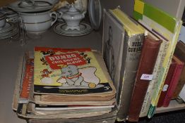 A mixed lot of vintage and antique song books, sheet music and similar, including Walk Disney.