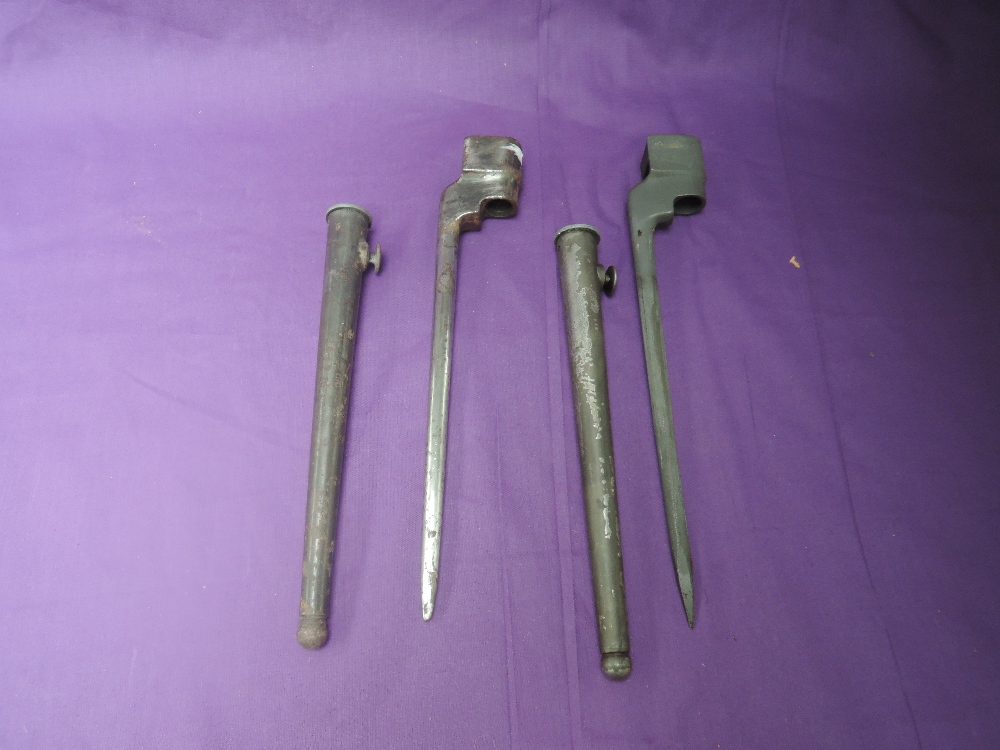 A British WW2 Bayonet, No4 Rifles No4 MK2 C1940, makers marks for Singer Manufacturing Co, with