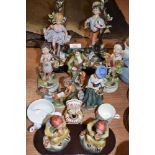 A selection of figures and figurines including good CappoDemonte figures