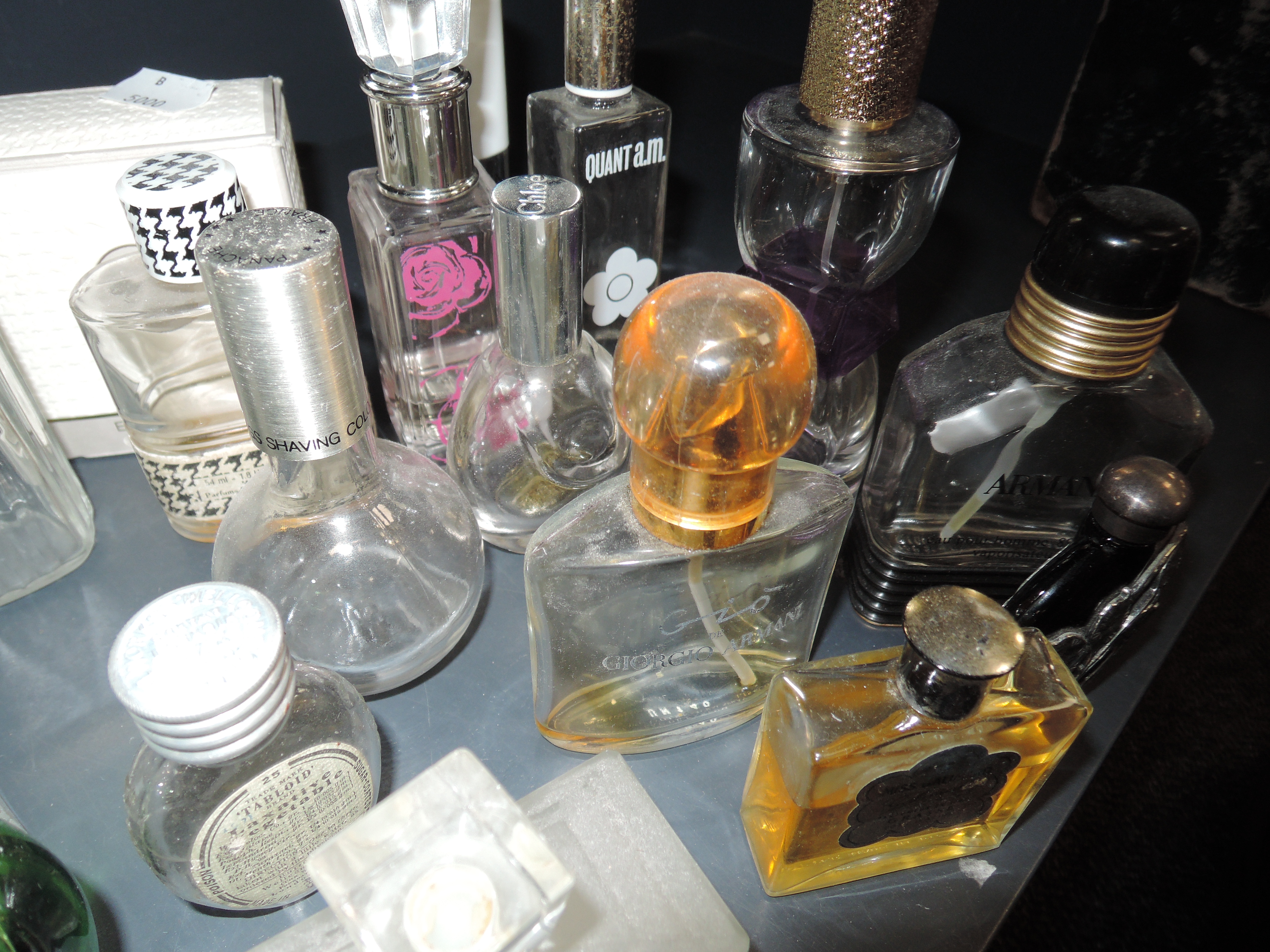 A selection of vintage and modern perfumes and aftershaves including fancy bottles and Miss Dior - Image 4 of 6