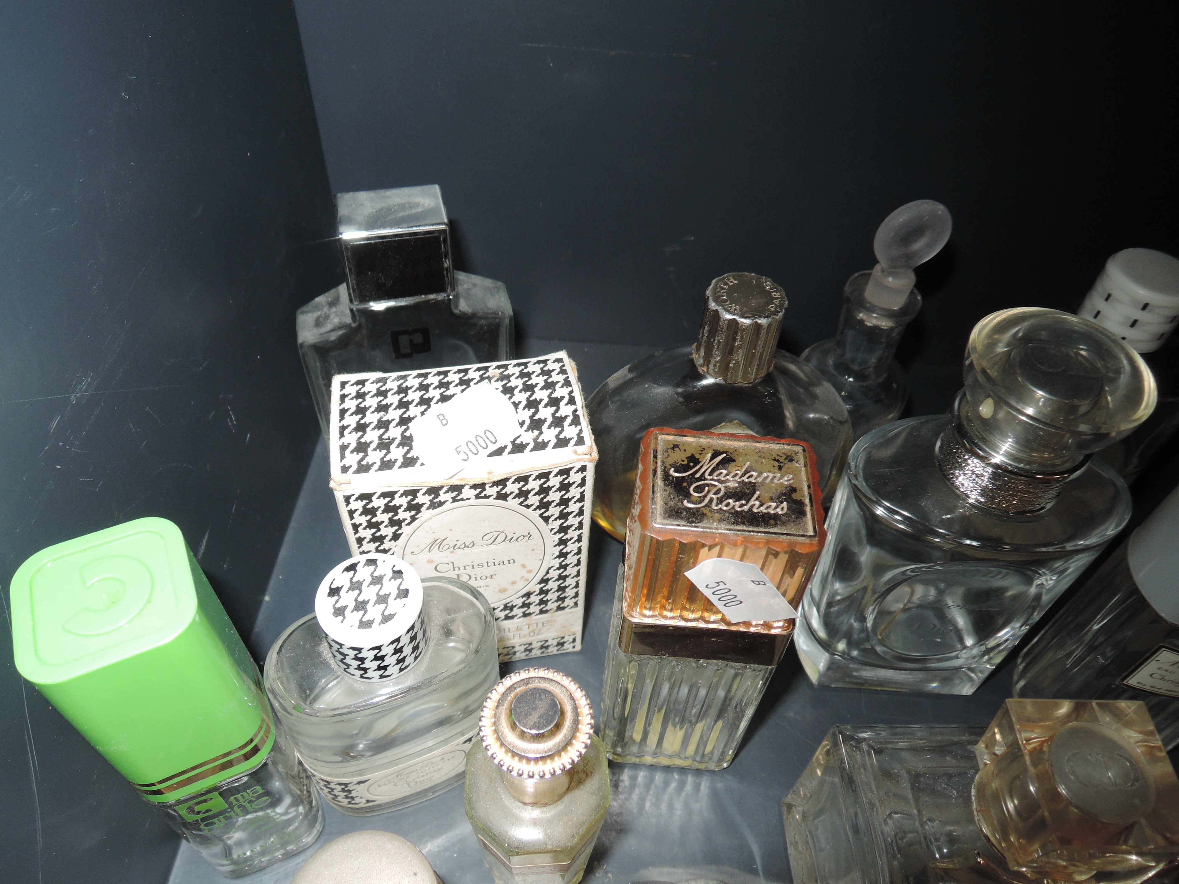 A selection of vintage and modern perfumes and aftershaves including fancy bottles and Miss Dior - Image 2 of 6