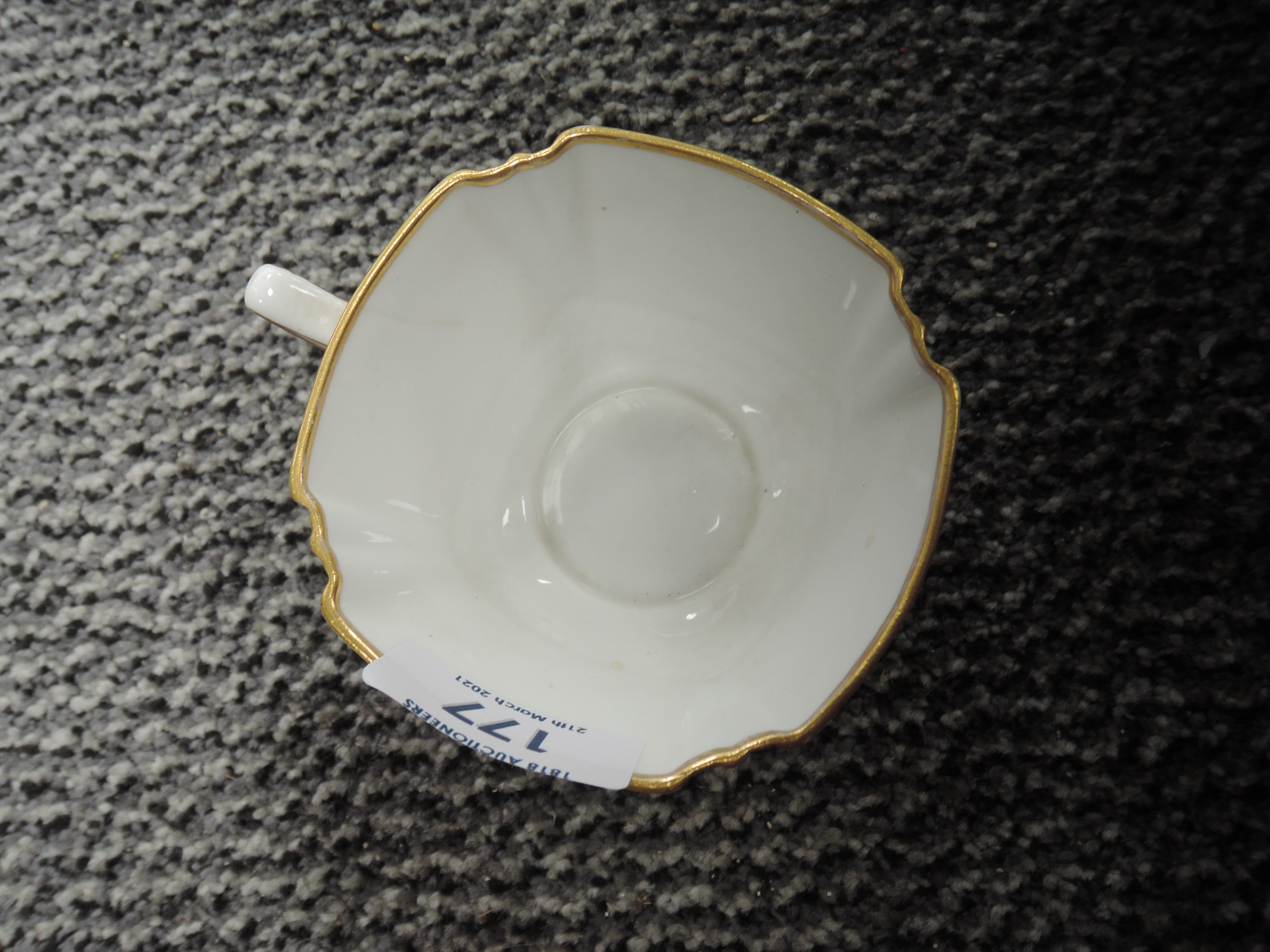 An exquisite tea cup and saucer set by Spode Copeland Pt no 3112 both pieces very good - Image 4 of 7