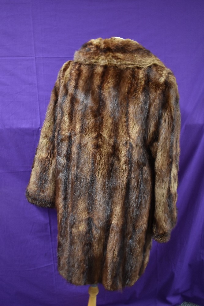 A vintage brown fur coat with pockets to front,fully lined,medium size approx. - Image 2 of 2