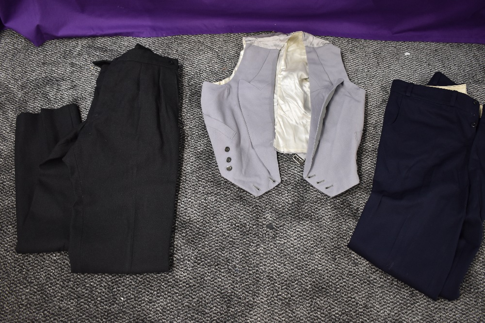 A varied lot of mens clothing including sports jackets,blazers,waist coats and trousers, some with - Image 4 of 5