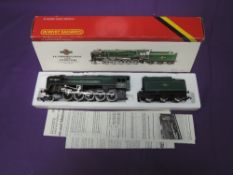 A Hornby 00 gauge 2-10-0 BR Loco & Tender, Evening Star 92220, boxed R065