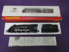 A Hornby 00 gauge 4-6-2 BR Loco & Tender, Mallard 60022, boxed R350