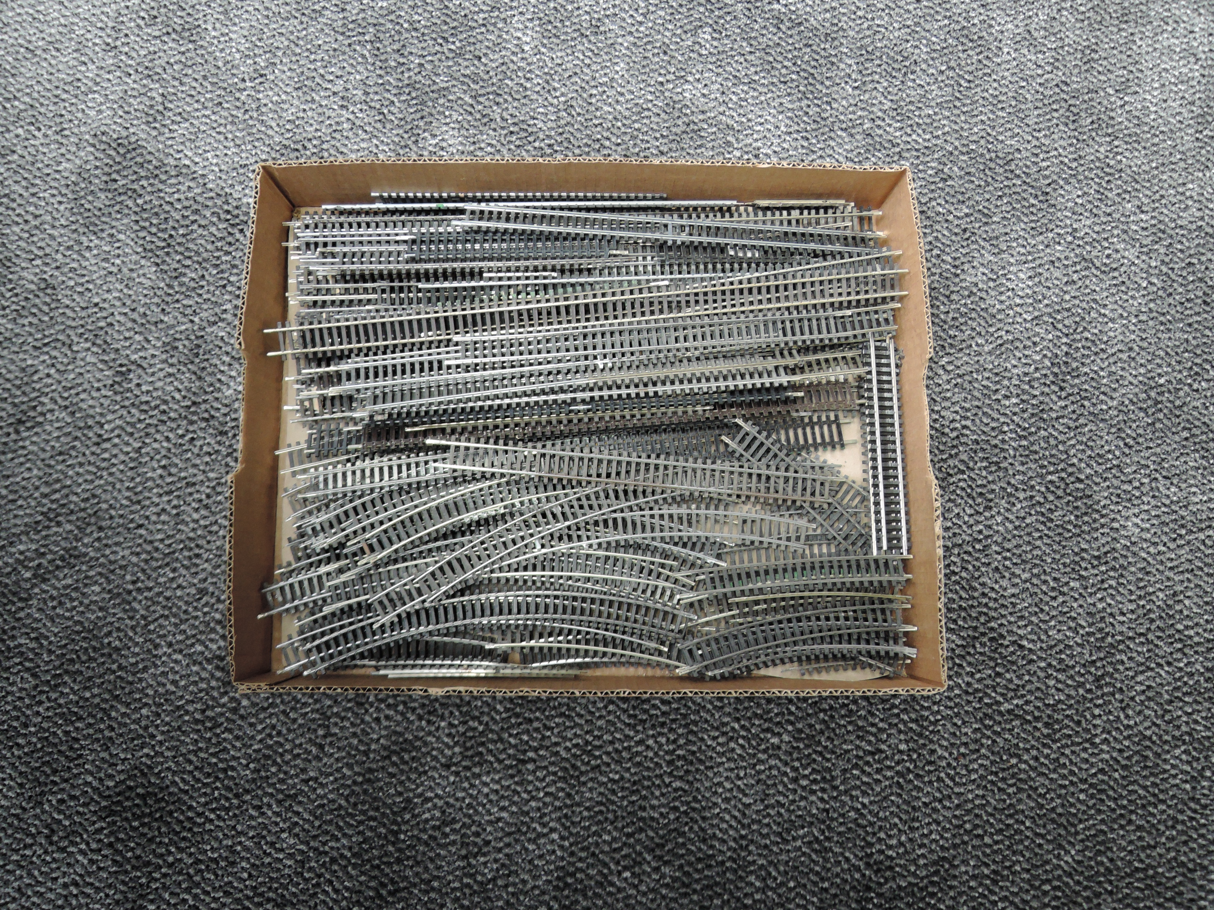 Six mixed sized boxes of 00 gauge track, Hornby, Peco etc - Image 3 of 6