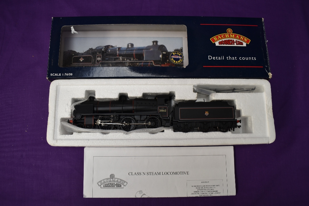 A Bachmann 00 gauge 2-6-0 Class N BR Loco & Tender 31862, boxed 31-161