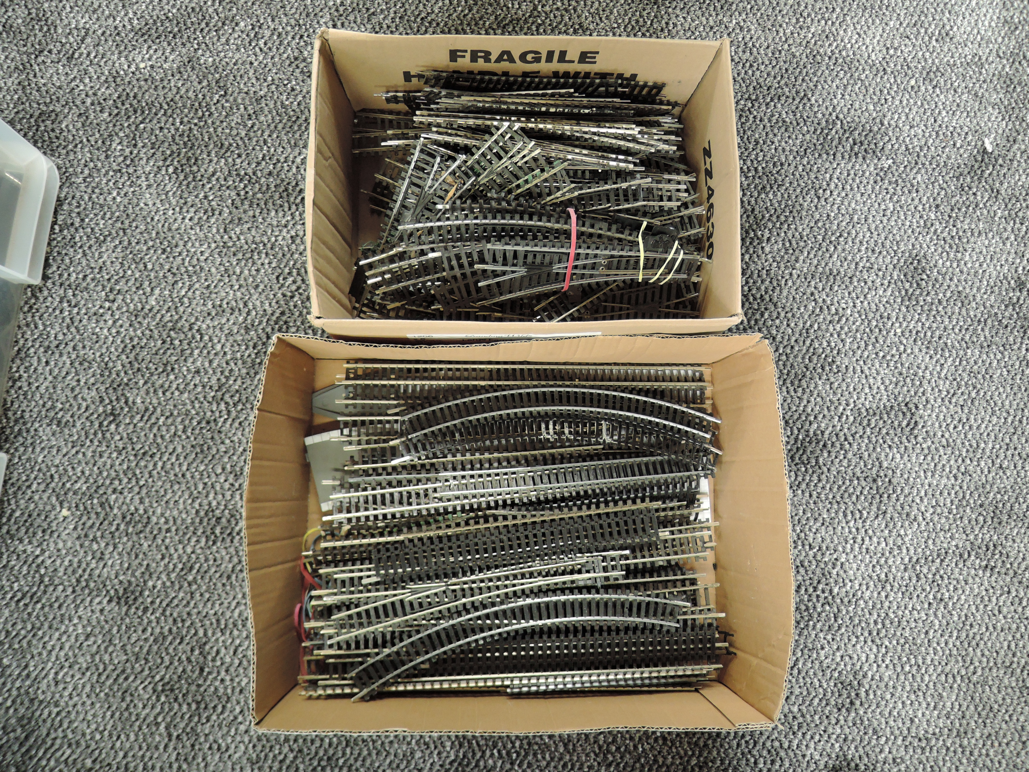 Six mixed sized boxes of 00 gauge track, Hornby, Peco etc - Image 6 of 6