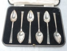 A cased set of six silver citrus spoons of Art Deco style, Sheffield 1937, Cooper Brothers & Sons