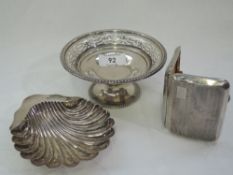 A small silver bonbon dish having pierced decoration and gadrooned rim, Sheffield 1920, Walker &
